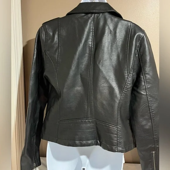 NWT Women's Black faux Leather Jacket - Picture 7 of 11